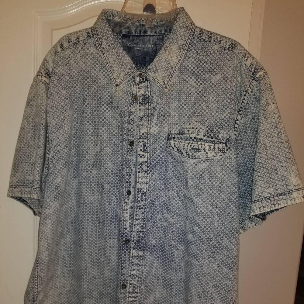 Calvin Klein button up 🔥🔥